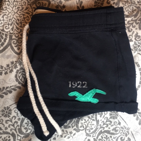Hollister Pants - Hollister lounge shorts